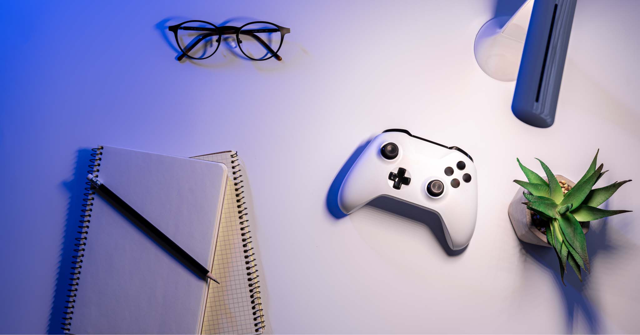 flat-lay-gamepad-on-the-desktop-at-night