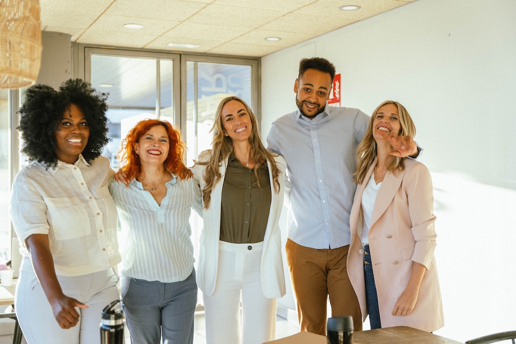 How to Launch a Peer-to-Peer Recognition Program That Actually Sticks