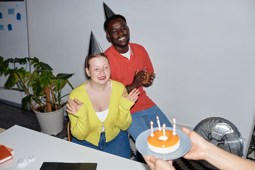 Celebrating Milestones in Remote Teams: Beyond Birthdays and Workiversaries